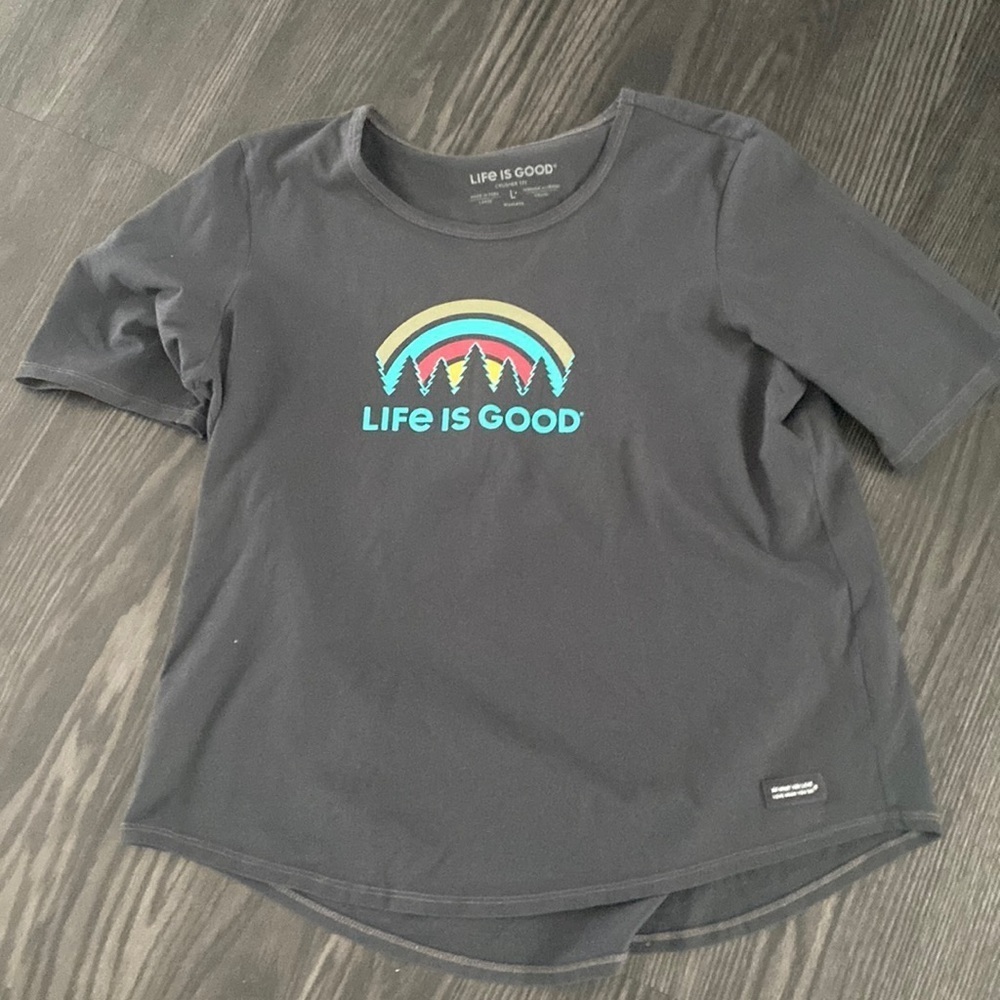 🍍LIFE IS GOOD🍍size large 🍍T-1
